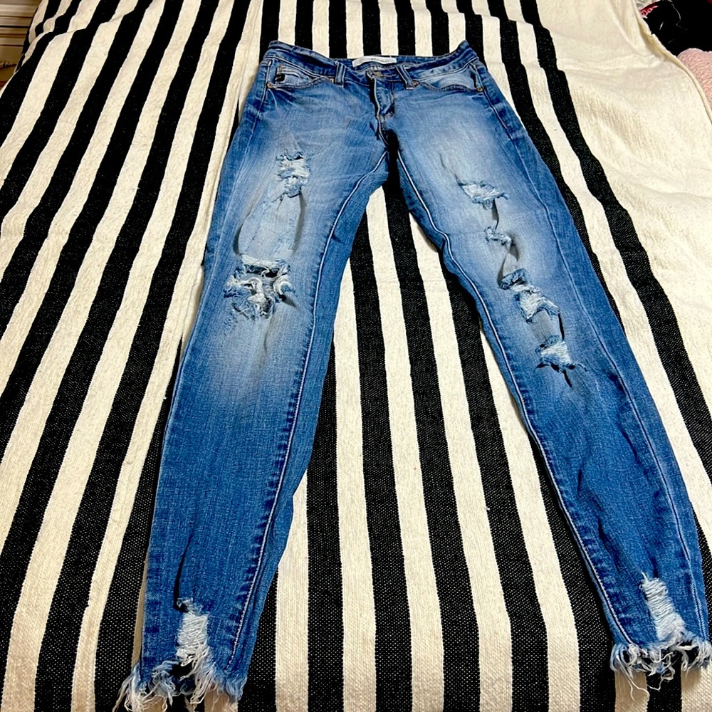 KanCan Fray jeans.Size is 3/25